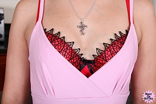 Justyne in Puffy Bitch pic #3